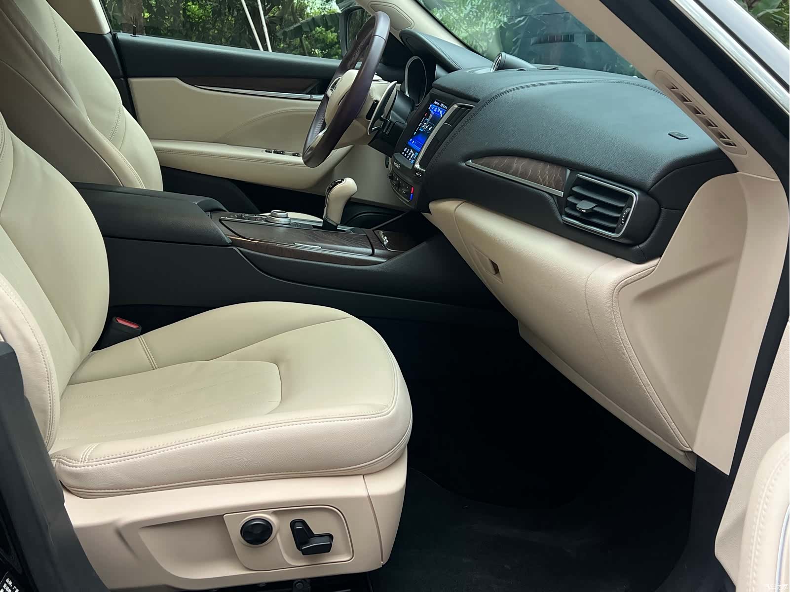 Maserati Levante, 2018 12