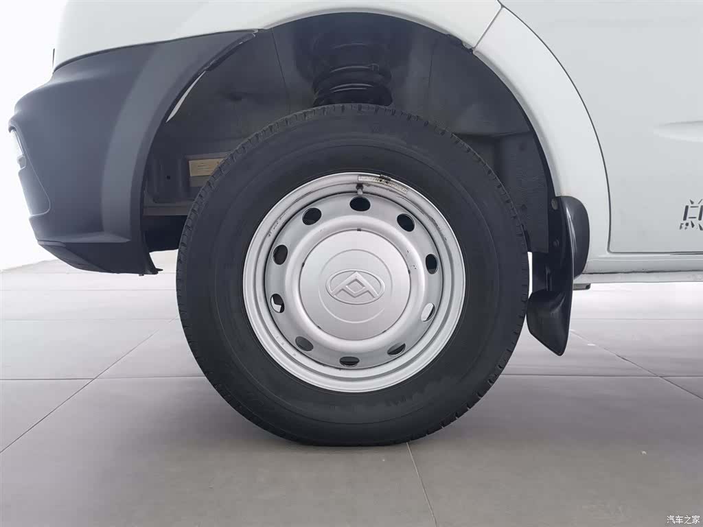Maxus V80, 2021 17