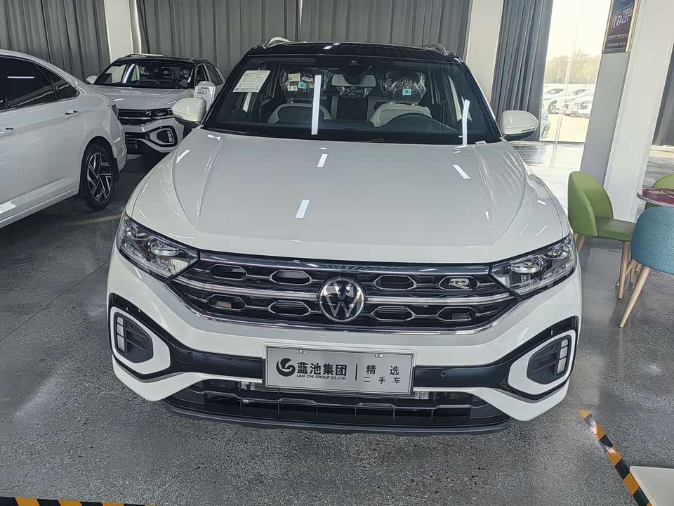 Volkswagen T-ROC exploring Songs