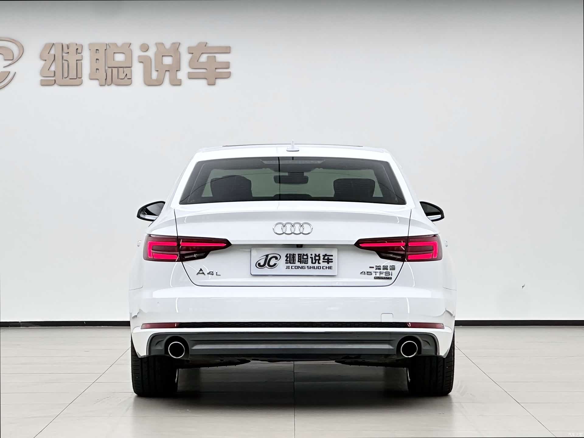Audi A4L, 2018 все фото