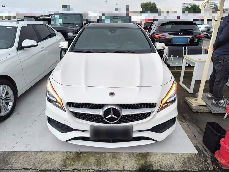 Mercedes-Benz CLA