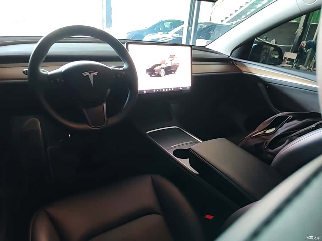 Tesla Model Y, 2022 10