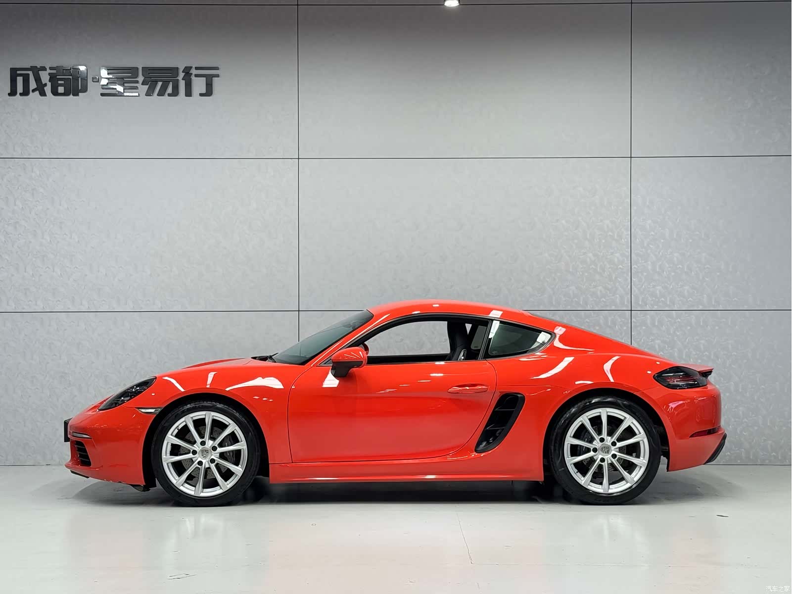 Porsche Cayman, 2017 все фото