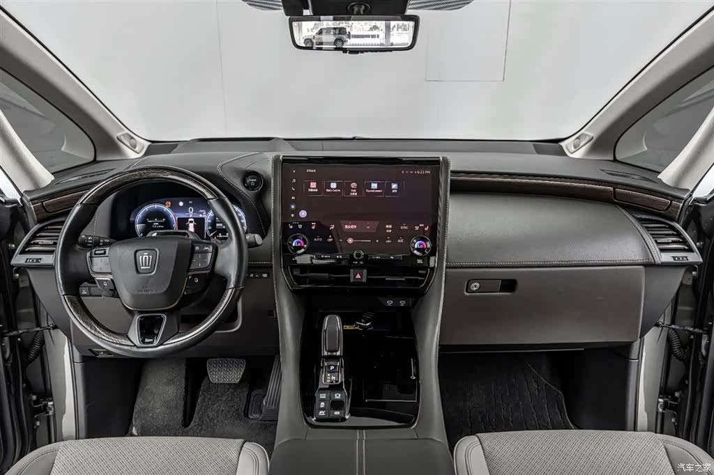 Toyota Vellfire, 2023 30
