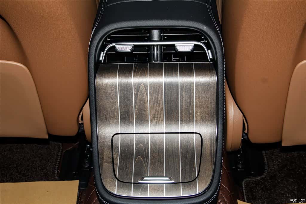 Mercedes-Benz E-Class, 2025 21