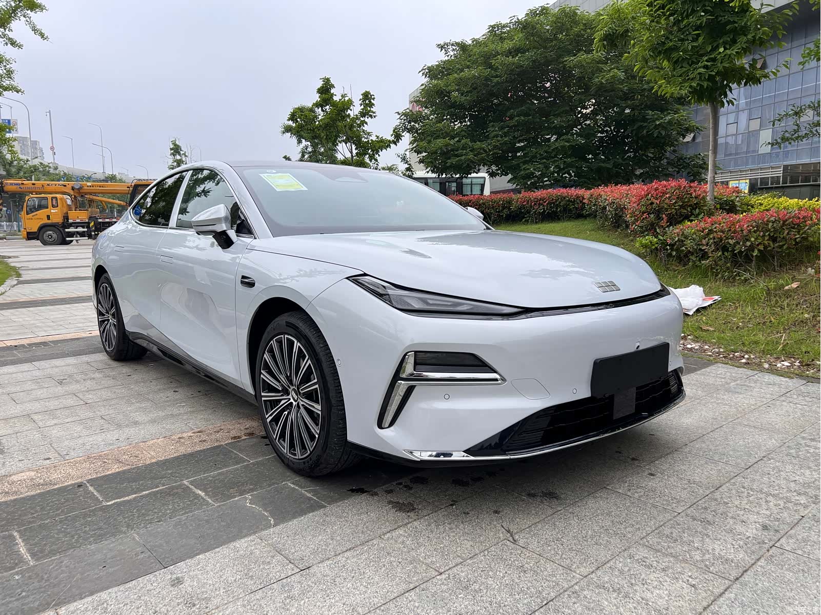 Geely 8, 2025 3