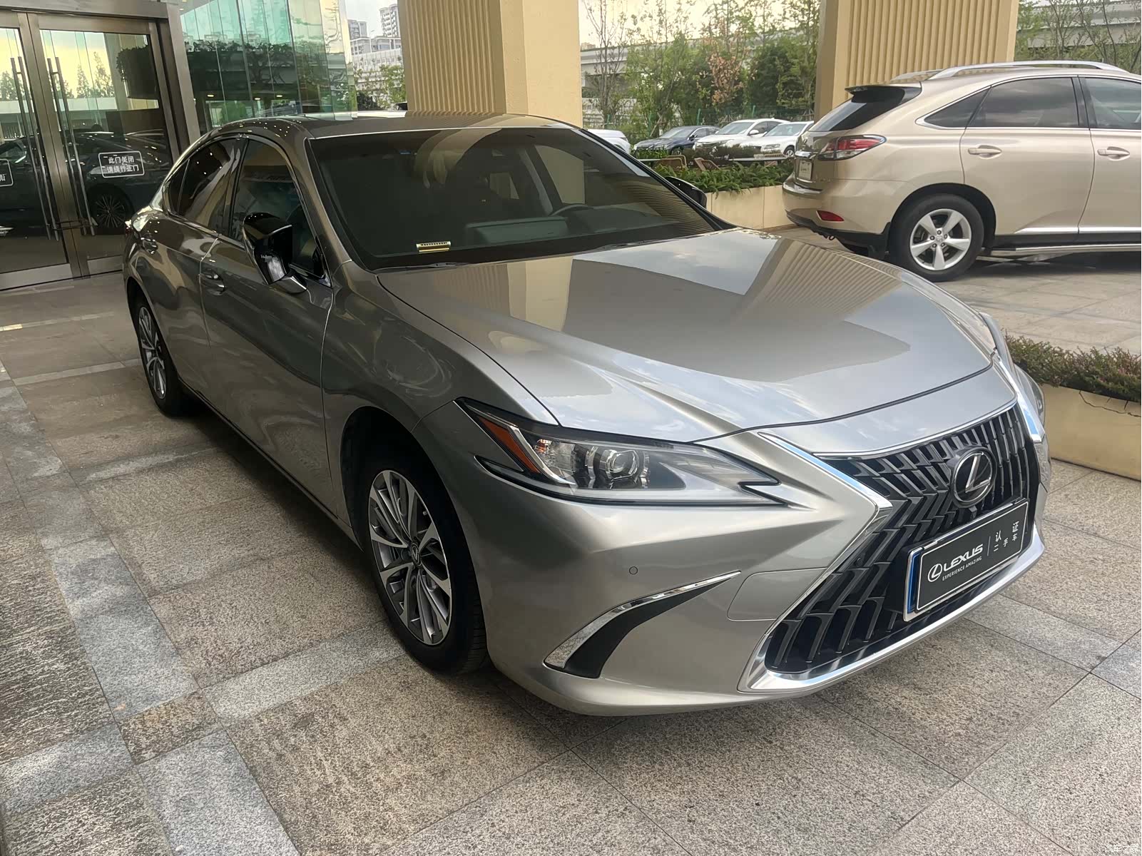 Lexus ES, 2023 3