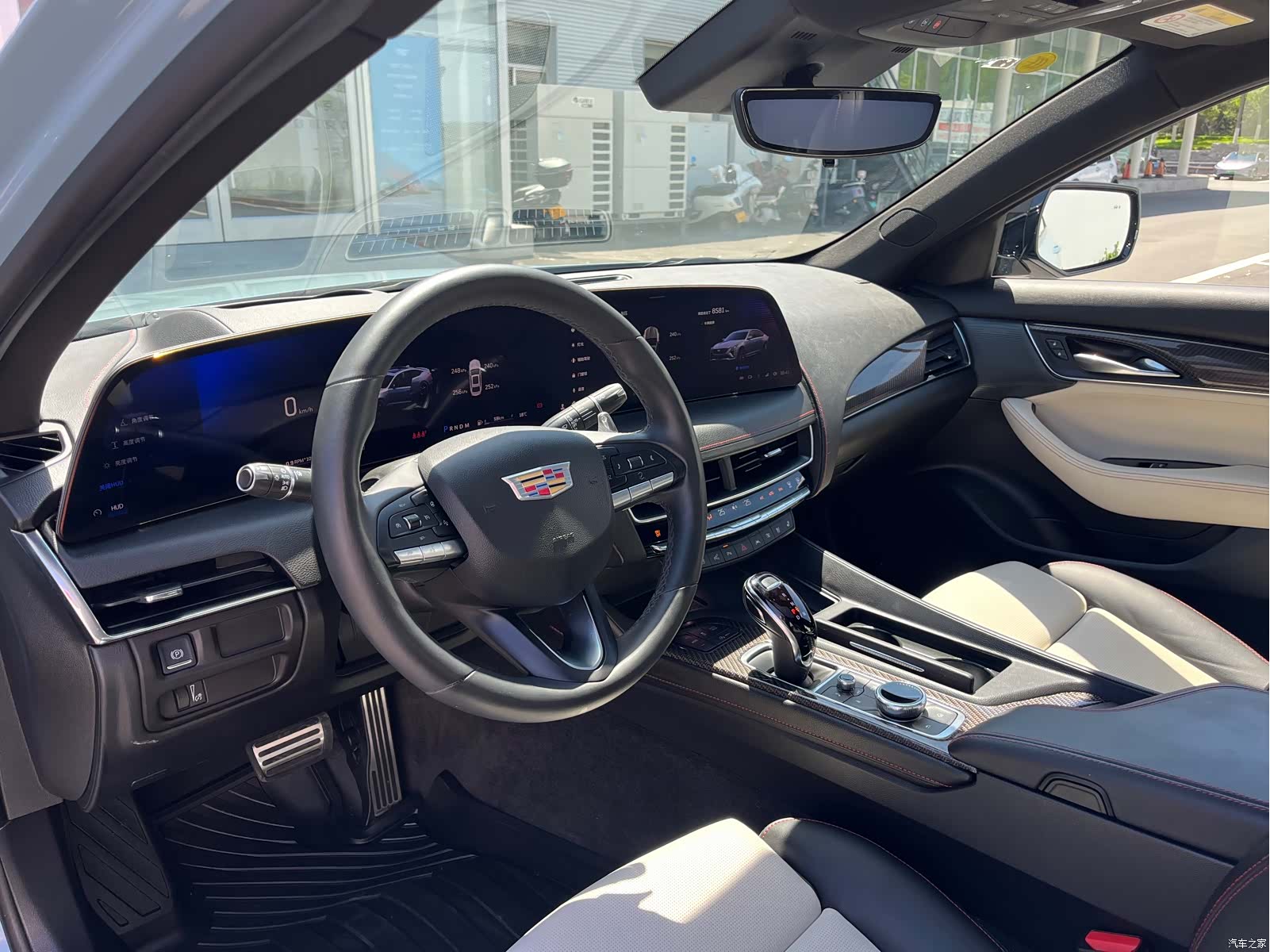 Cadillac CT5, 2025 все фото