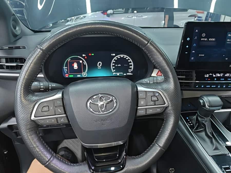 Toyota Granvia 2023, фото 11