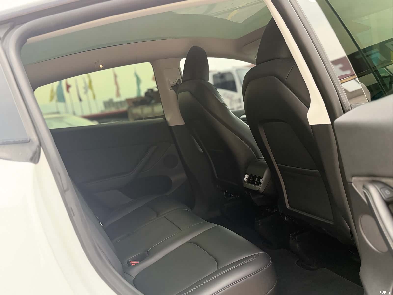 Tesla Model Y, 2024 12