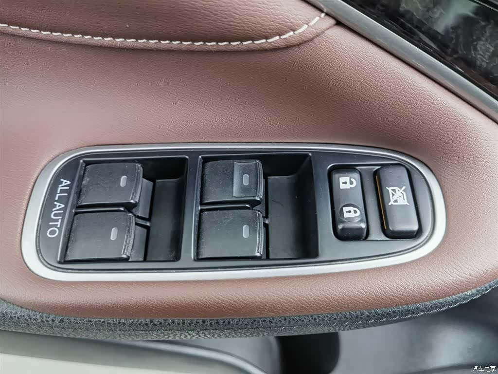 Toyota Crown, 2018 9
