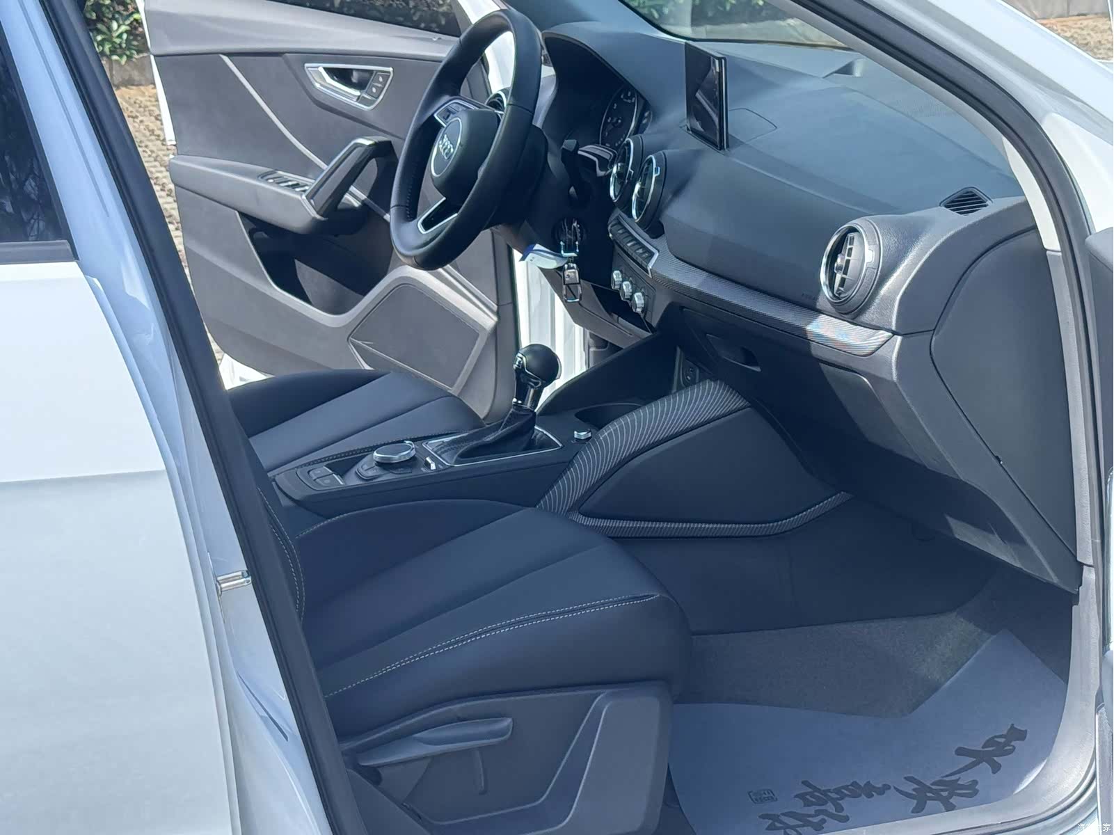 Audi Q2L, 2019 12