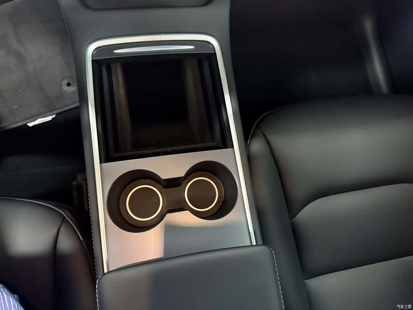Tesla Model Y, 2024 8