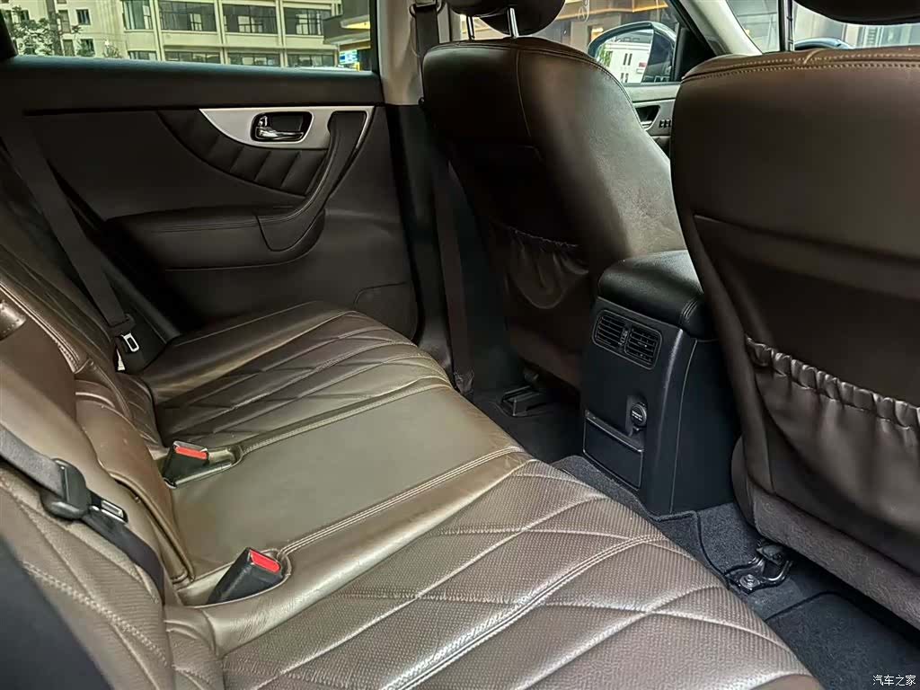 Infiniti QX70, 2014 все фото