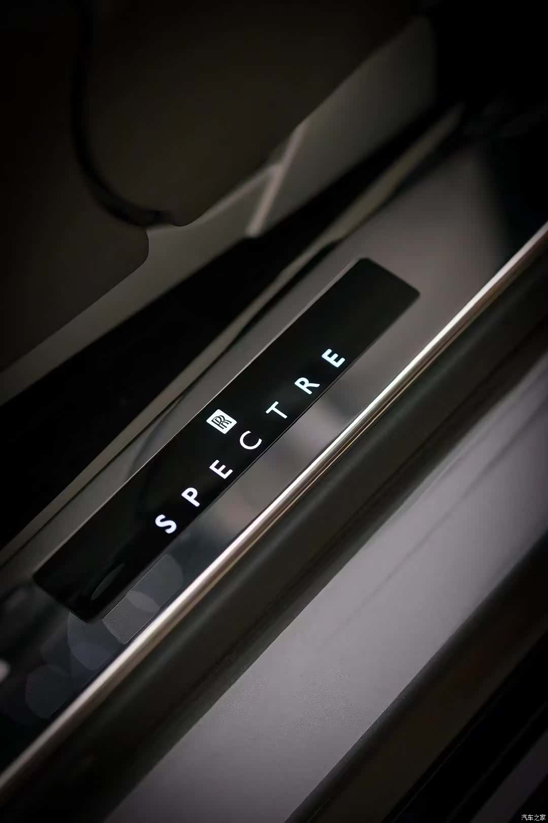 Rolls-Royce Spectre, 2025 8