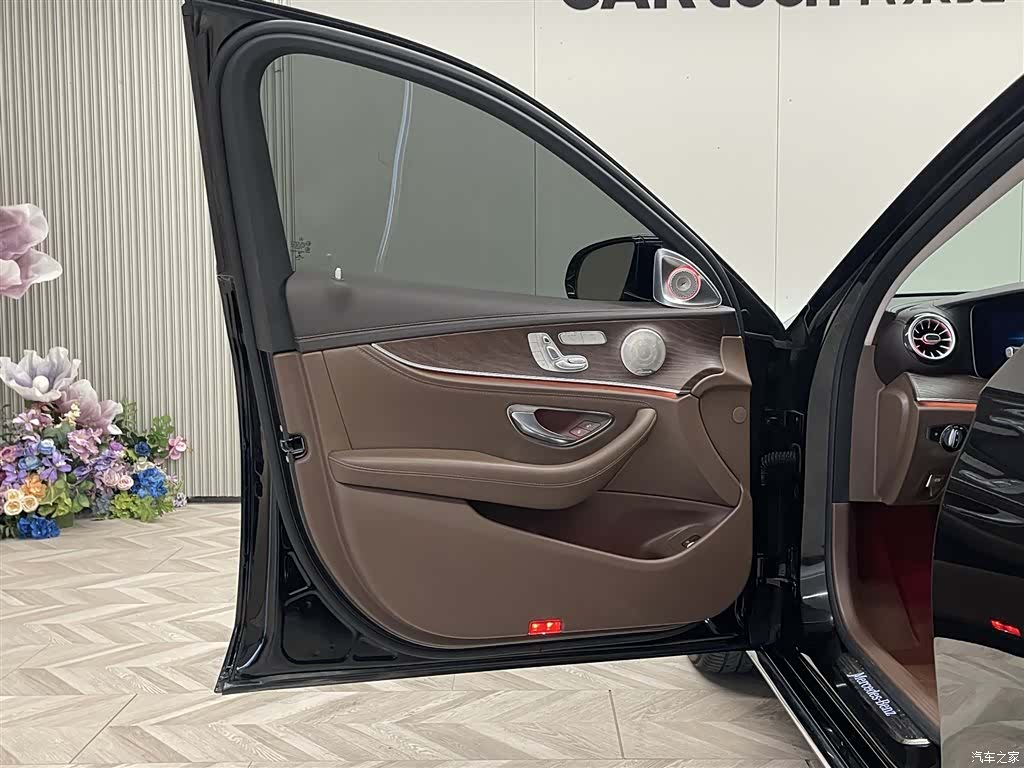 Mercedes-Benz E-Class, 2022 15