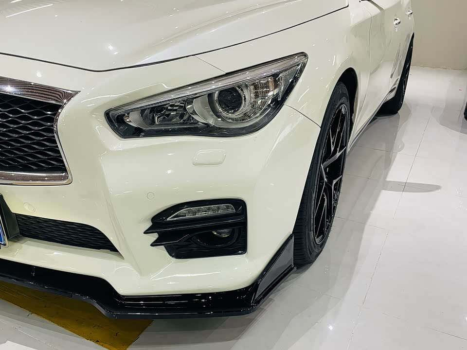 Infiniti Q50L