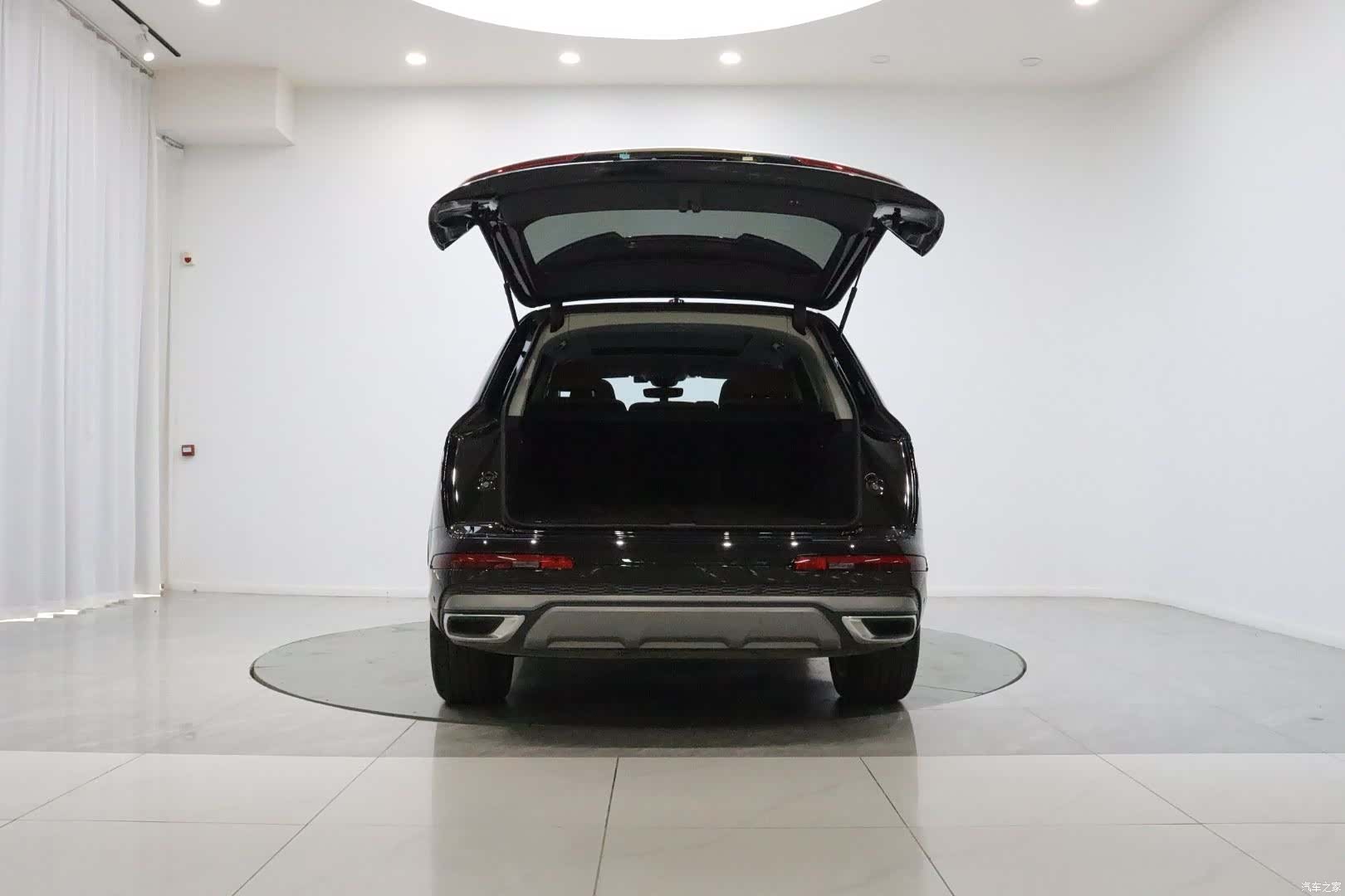 Audi Q7, 2024 9