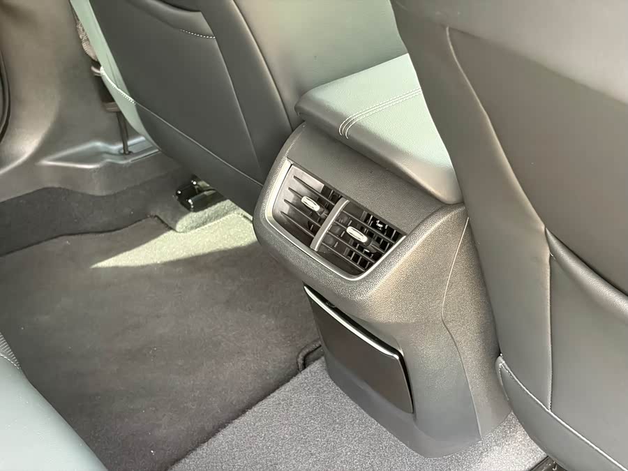 Buick LaCrosse 2025, фото 11