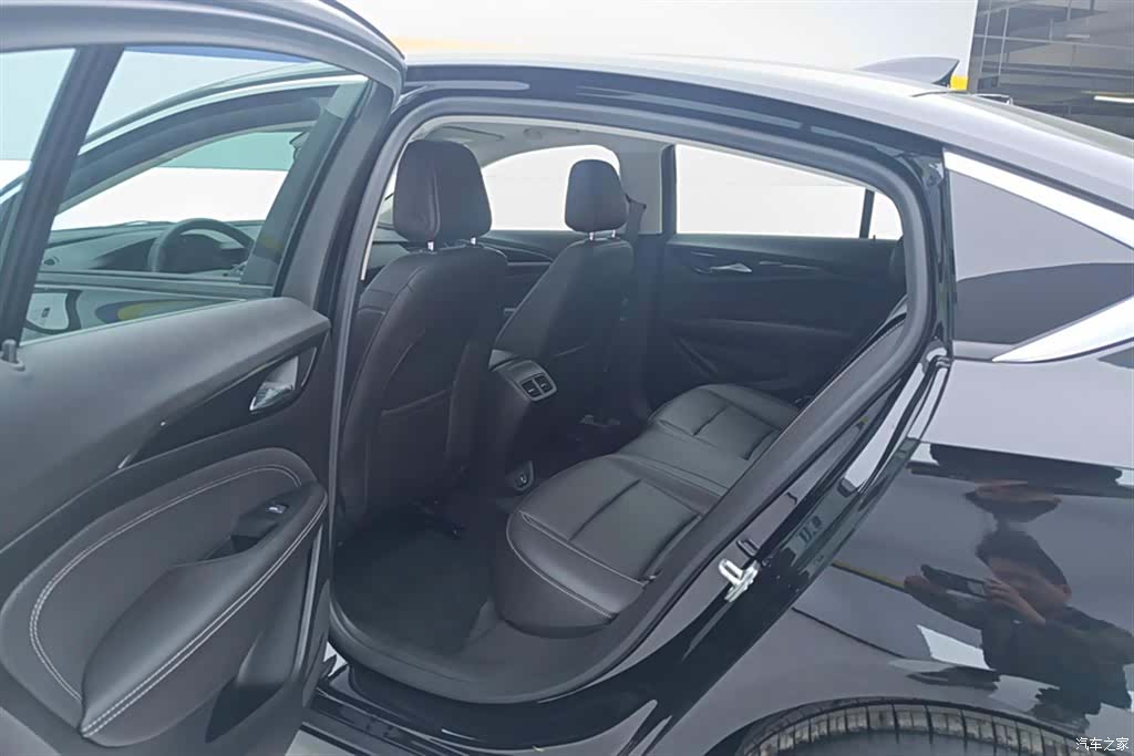 Buick Regal, 2025 11