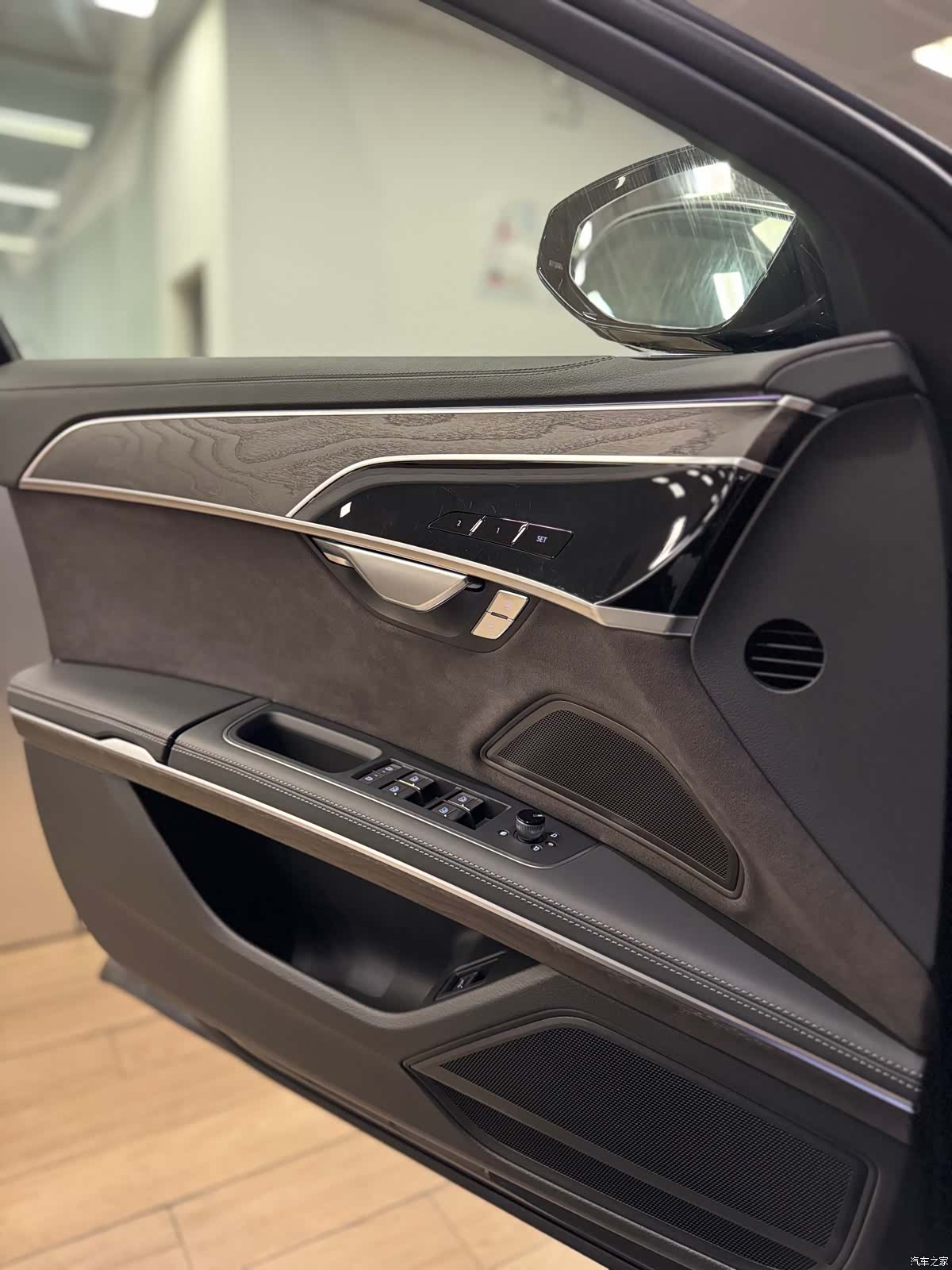 Audi A8L, 2025 12