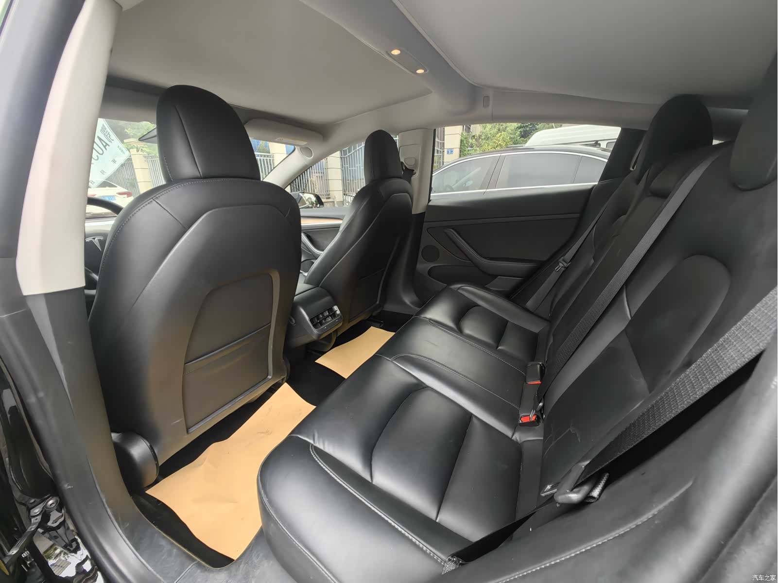 Tesla Model 3, 2023 все фото