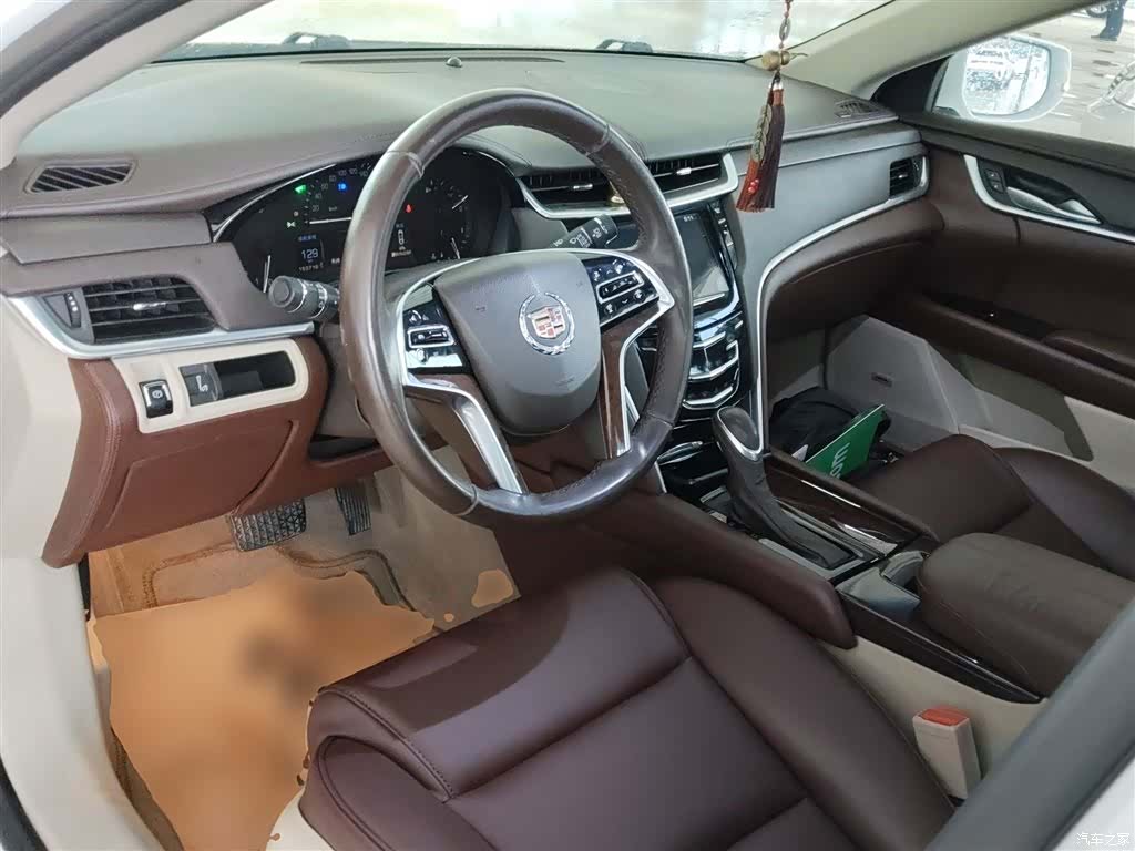 Cadillac XTS, 2015 10