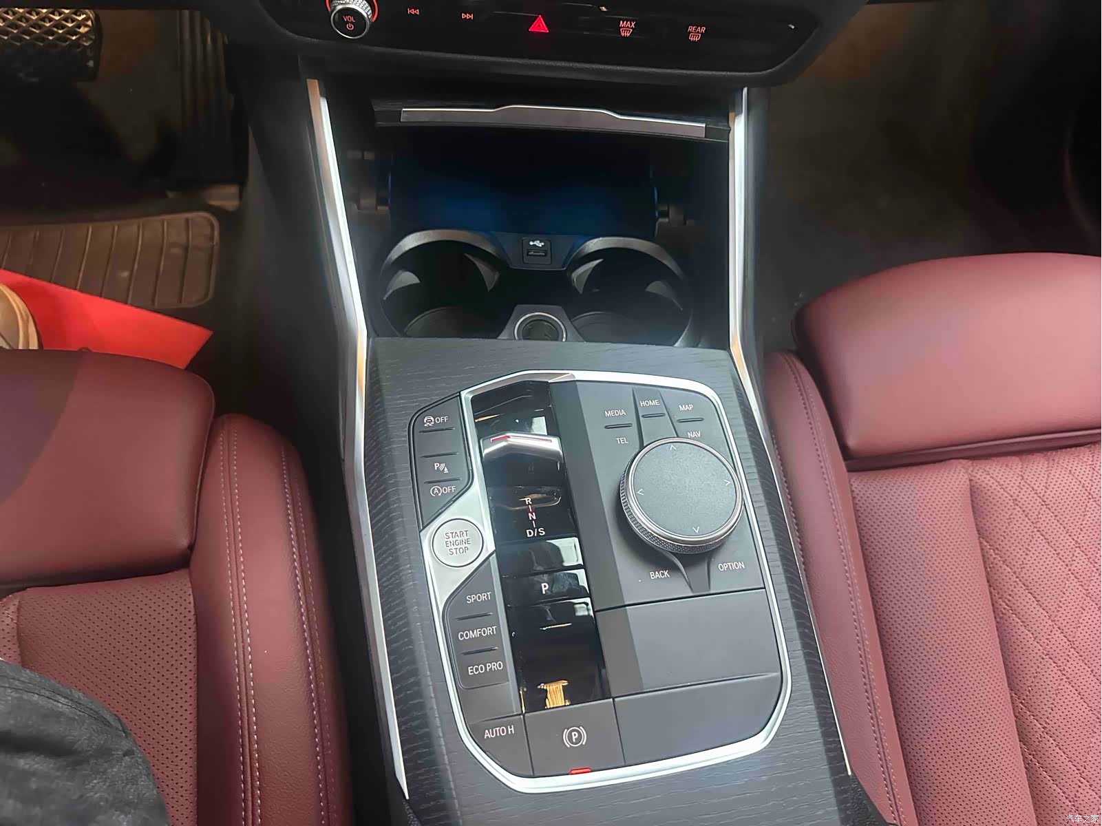 BMW 3 Series, 2025 11