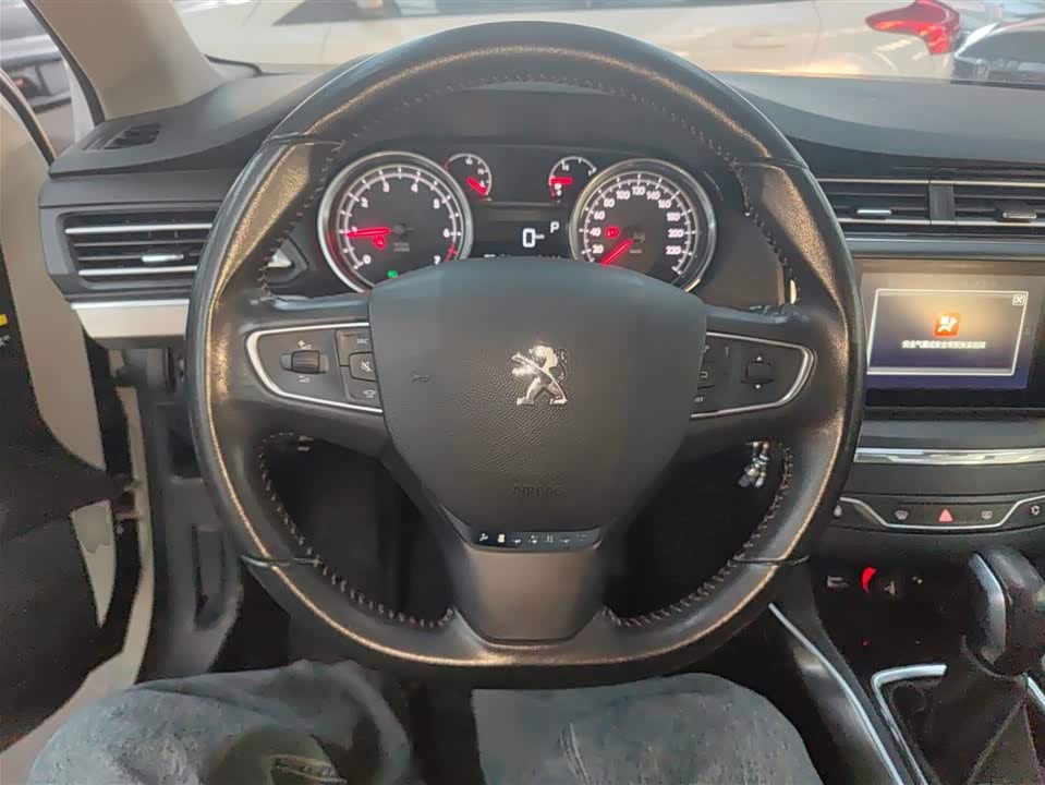 Peugeot 408
