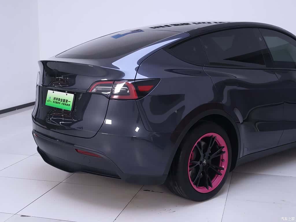 Tesla Model Y, 2024 7