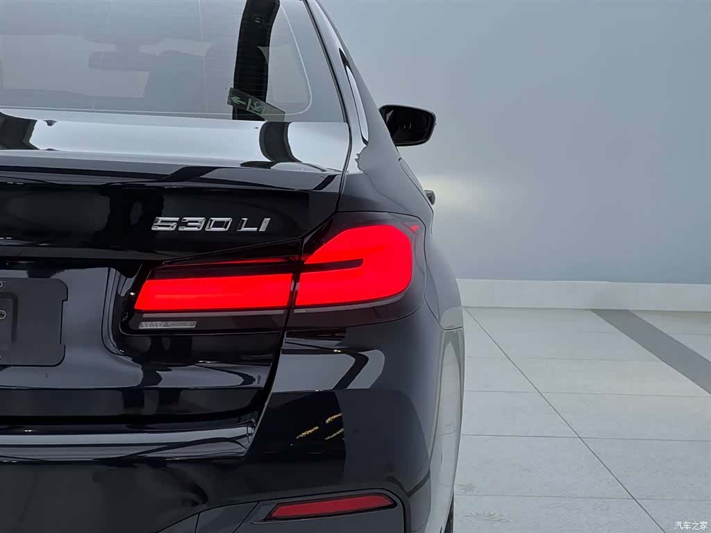 BMW 5 Series, 2023 все фото