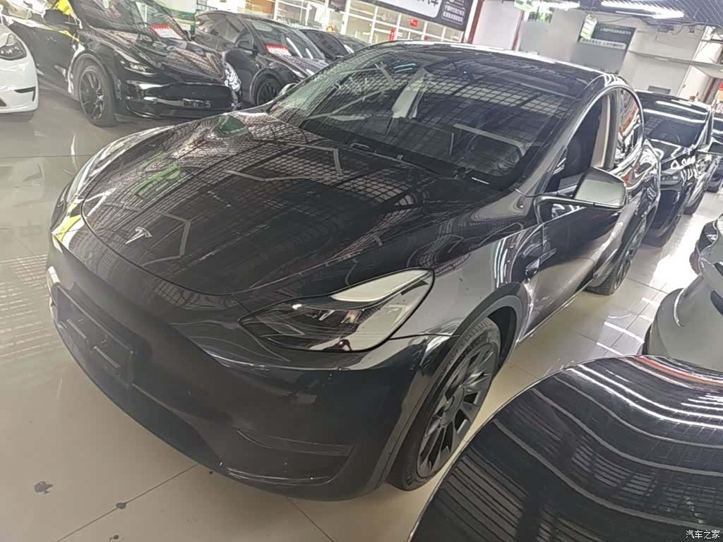 Tesla Model Y, 2024 1