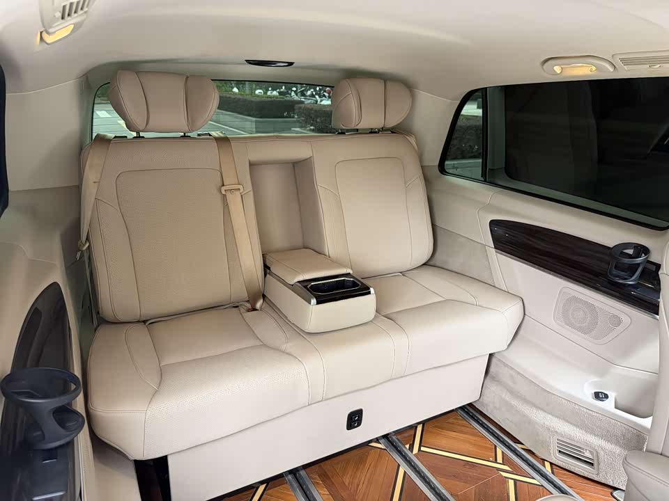 Mercedes-Benz V-class