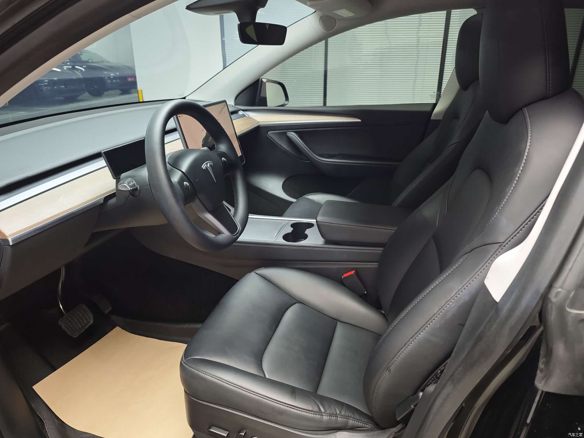 Tesla Model Y, 2022 7