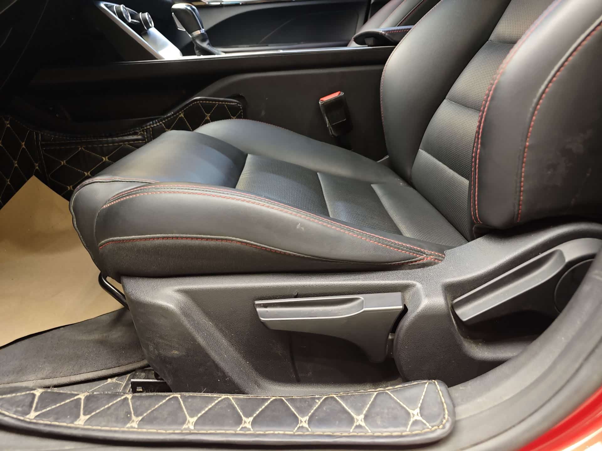 Geely Binray, 2020 10