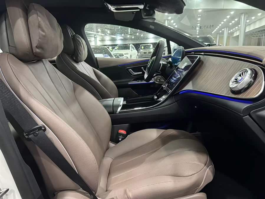 Mercedes-Benz EQE 2025, фото 19