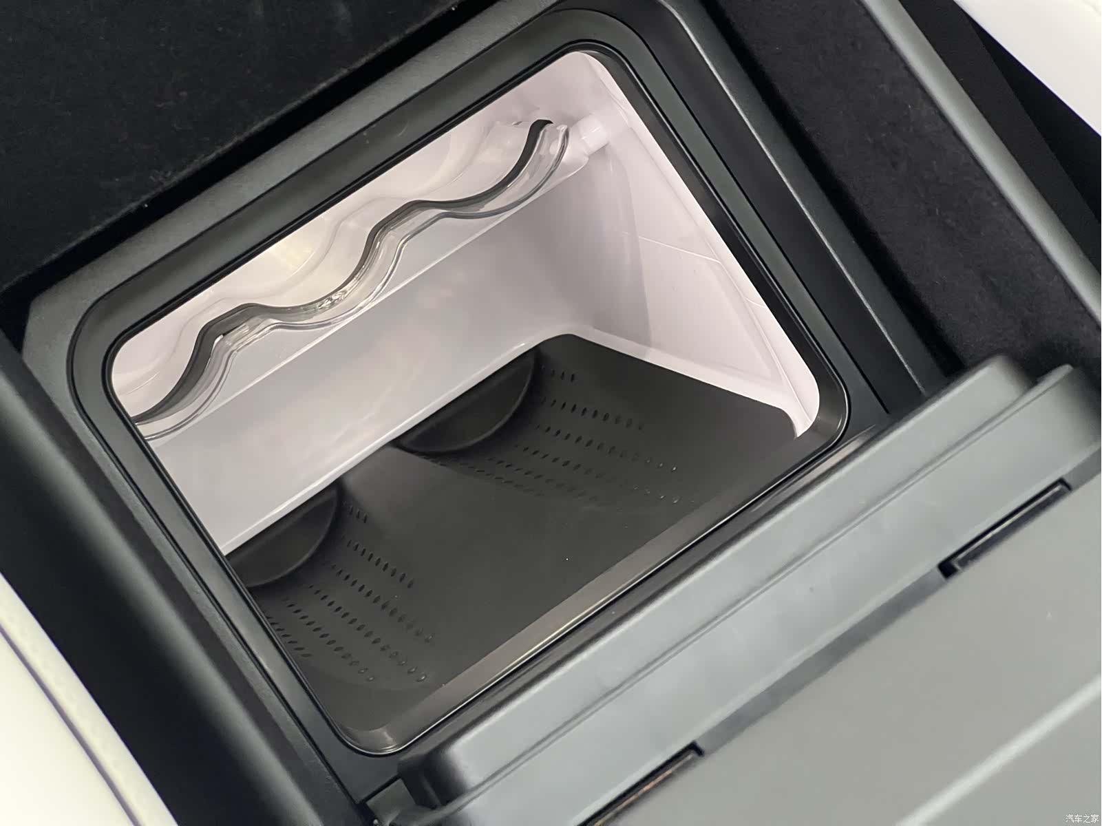 Maybach S-Class, 2023 24