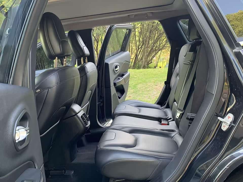Jeep Free light