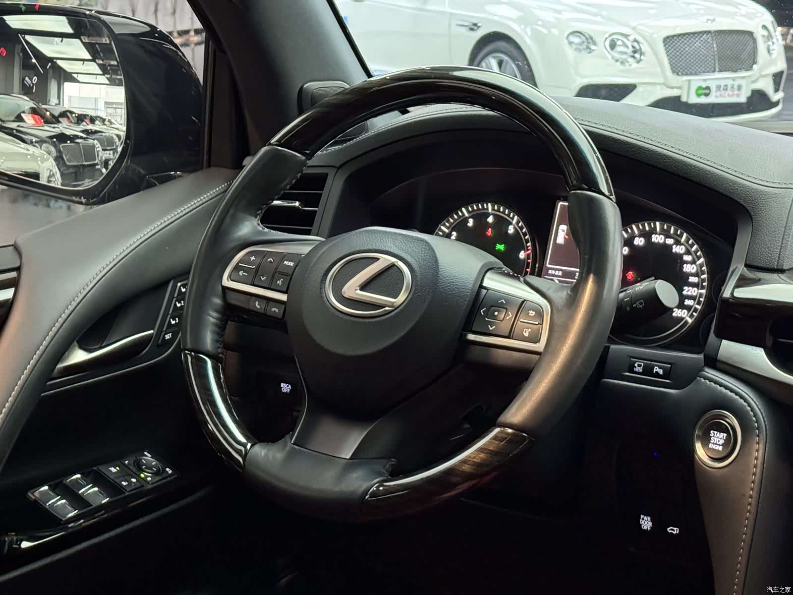 Lexus LX, 2019 10