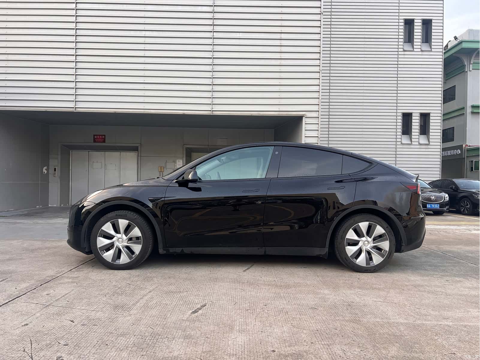 Tesla Model Y, 2022 7