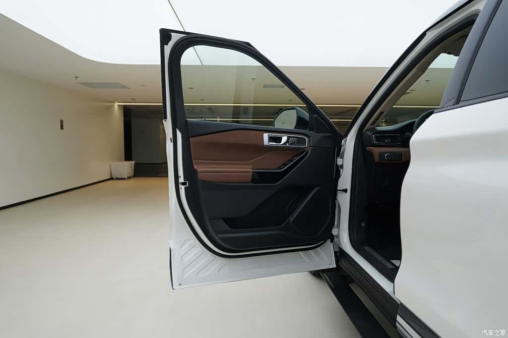 Ford Explorer, 2024 17