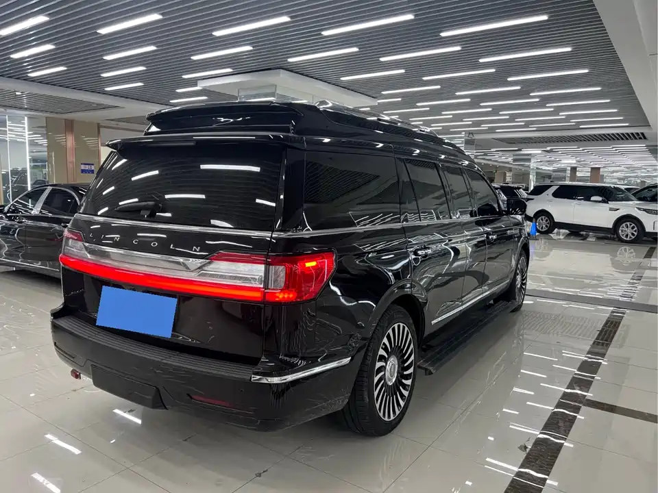Lincoln Navigator
