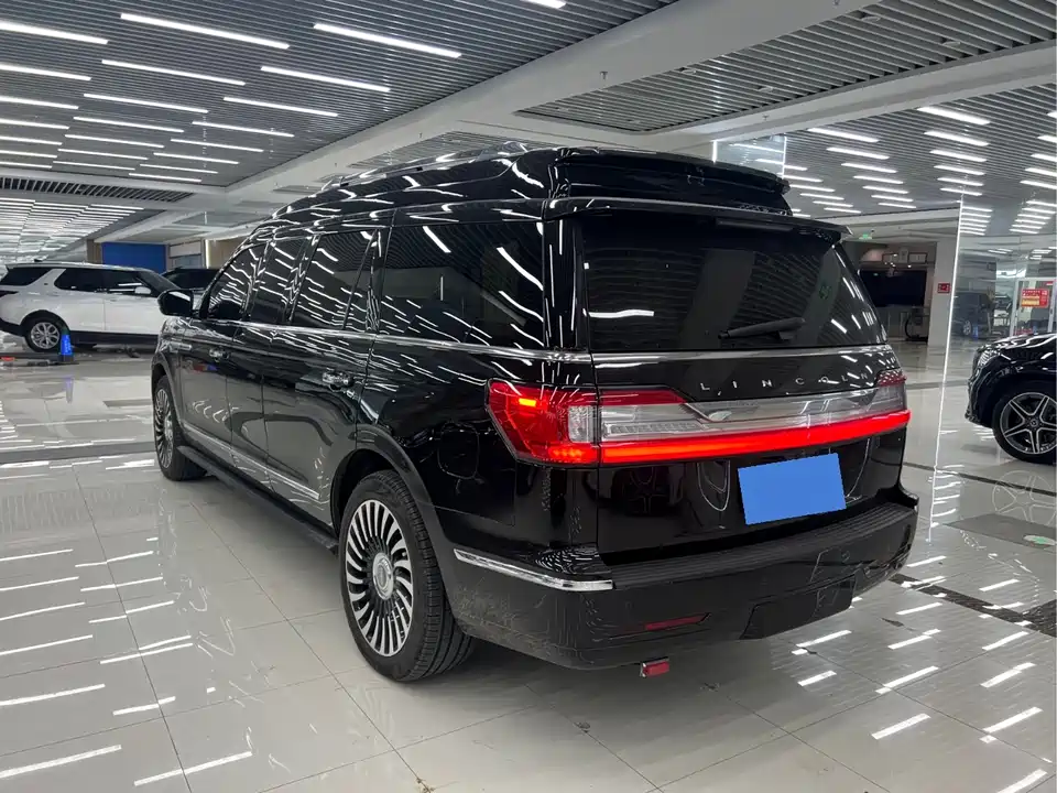 Lincoln Navigator