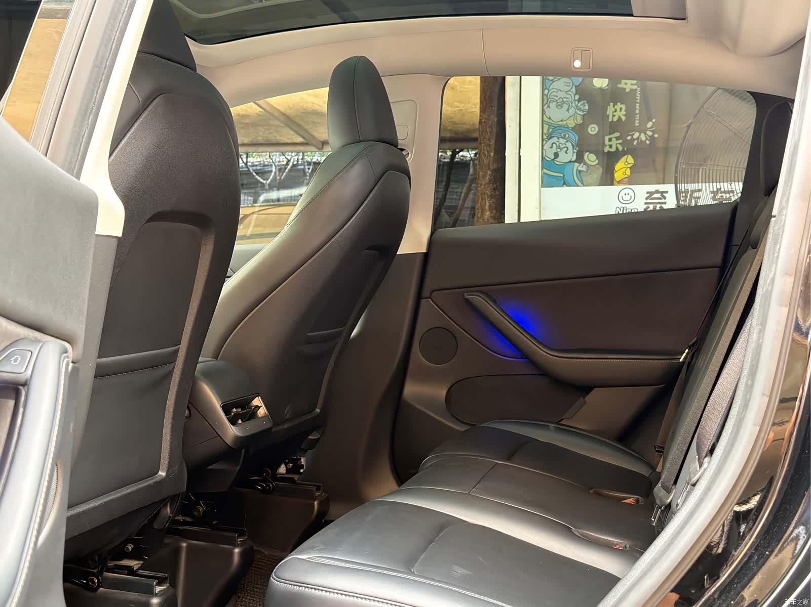 Tesla Model Y, 2023 14