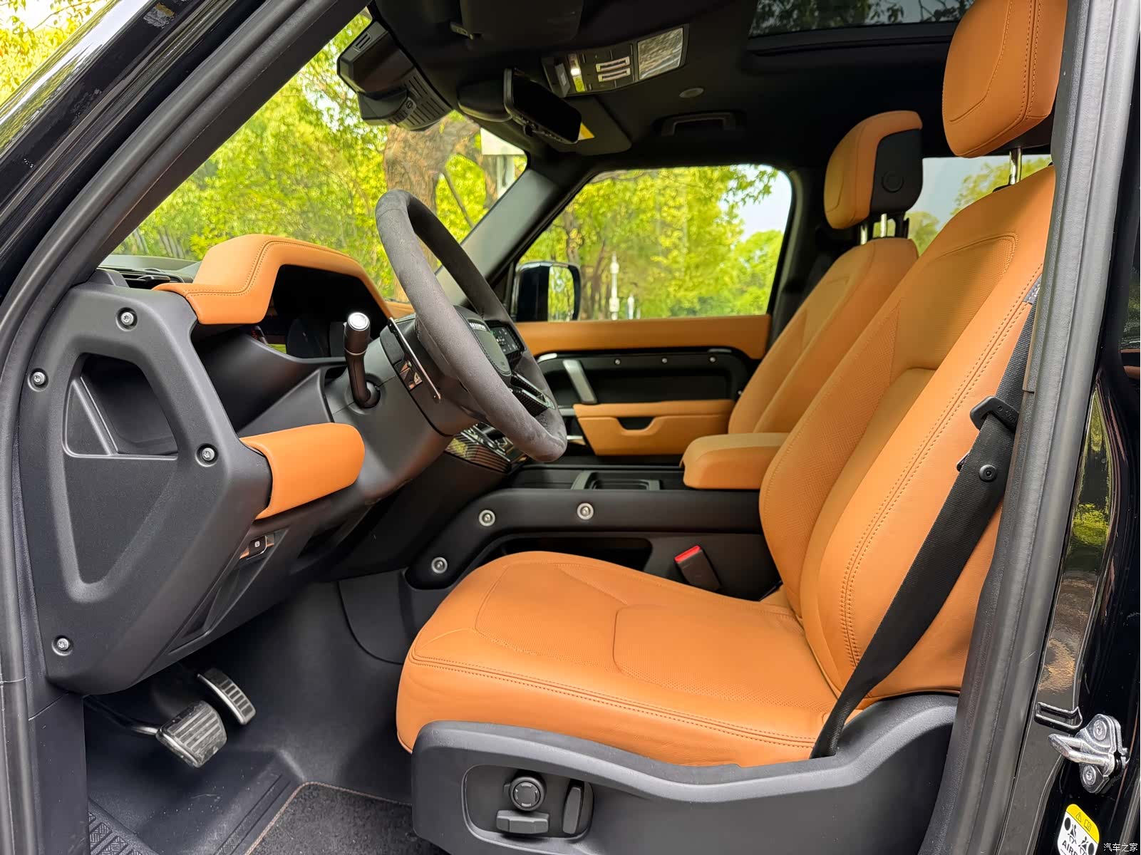 Land Rover Defender, 2024 все фото