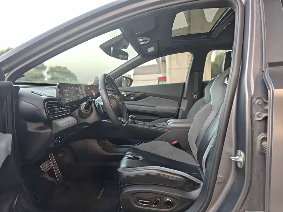 Trumpchi Shadow Leopard