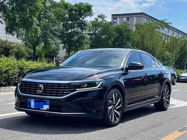 Volkswagen Passat 2022 — купить из Китая под заказ
