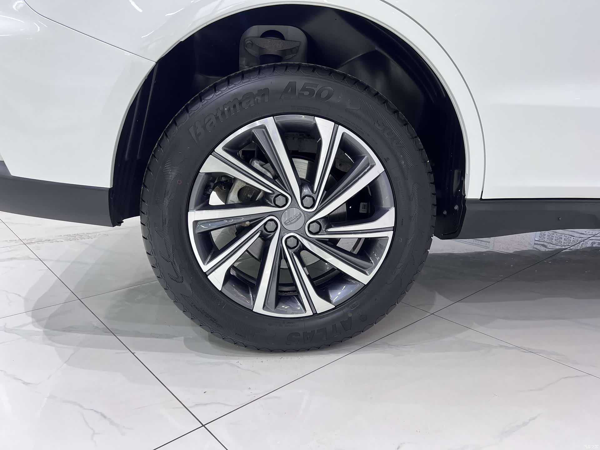 Geely X6, 2022 19