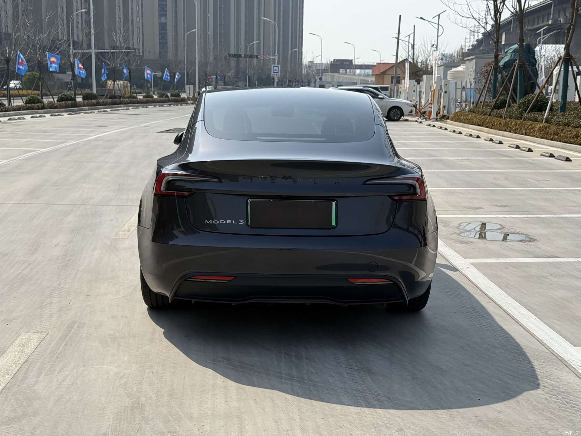 Tesla Model 3, 2025 4