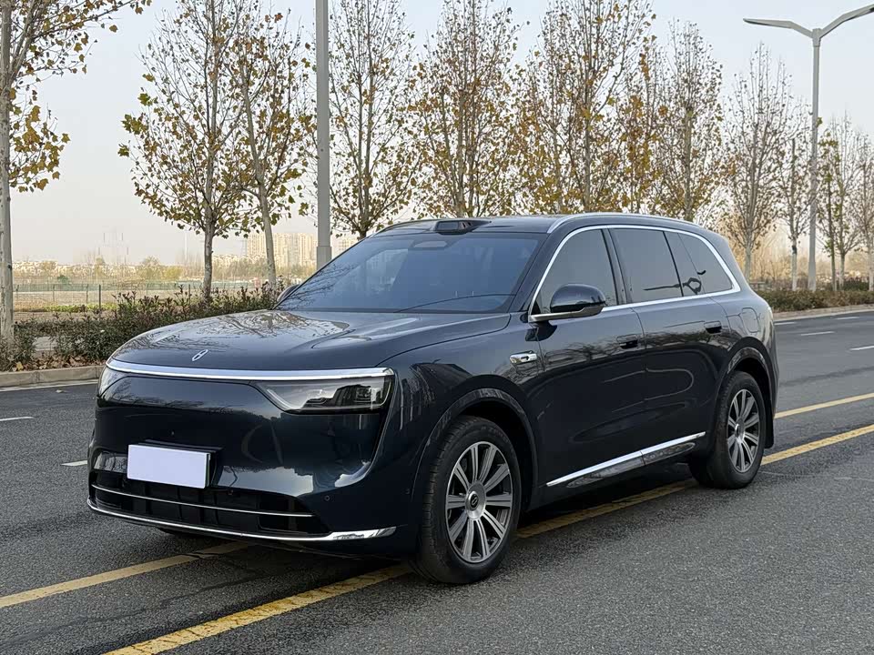 AITO Ask the world M8